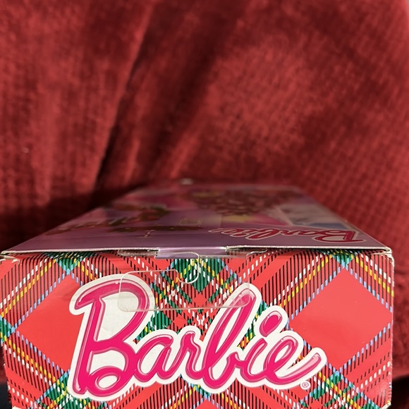 Barbie Holiday Surprise 2015. Nice Christmas Gift, Never Taken Out Of Box. NWOT - Picture 9 of 12